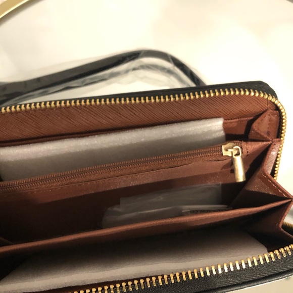 Plain Black Wallet - Simple - Picture 2 of 2